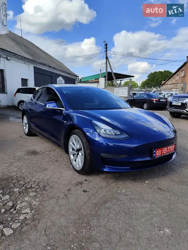 Седан Tesla Model 3 2019 в 