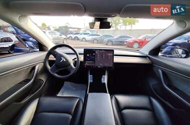 Седан Tesla Model 3 2019 в 