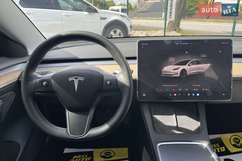 Седан Tesla Model 3 2022 в Коломые