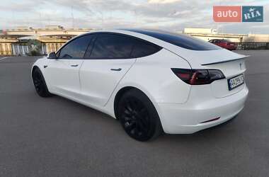 Седан Tesla Model 3 2023 в 