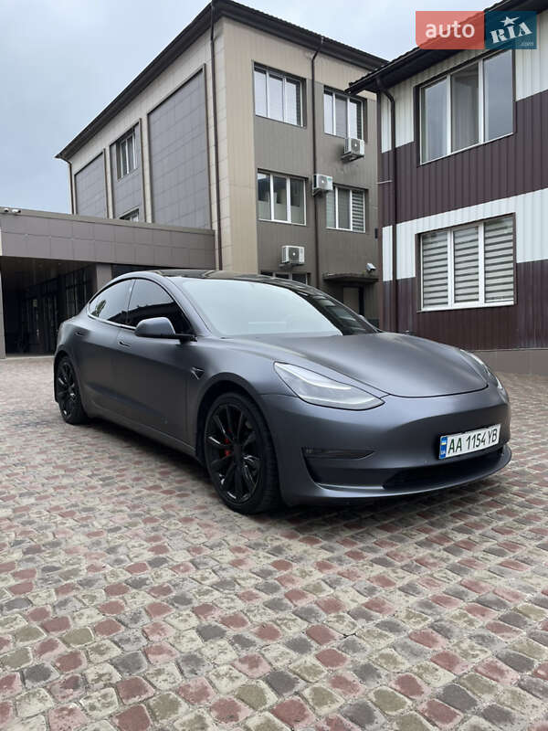 Tesla Model 3 2020
