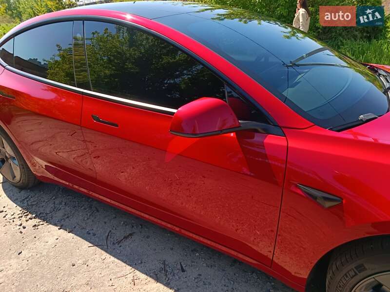 Седан Tesla Model 3 2021 в Києві