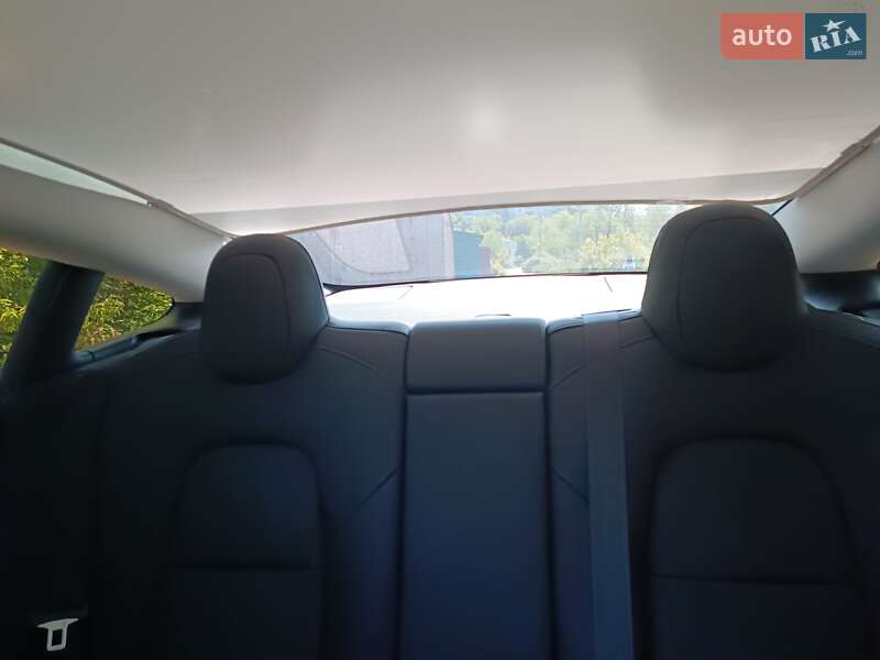 Седан Tesla Model 3 2021 в Києві