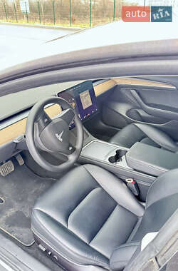 Седан Tesla Model 3 2022 в 