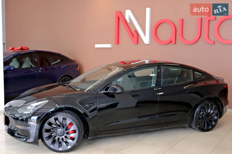 Седан Tesla Model 3 2023 в Одесі