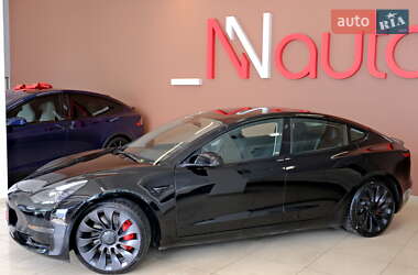 Седан Tesla Model 3 2024 в 