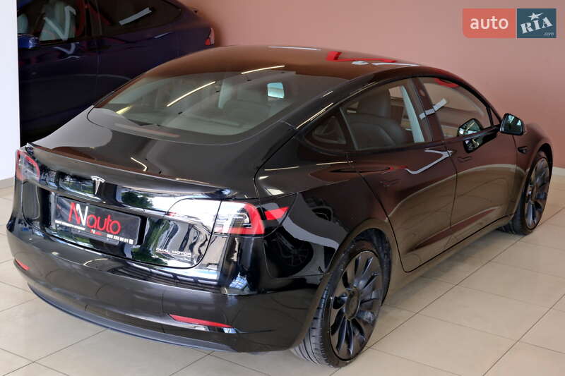 Седан Tesla Model 3 2023 в Одесі