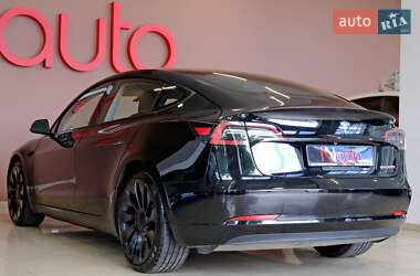 Седан Tesla Model 3 2024 в 