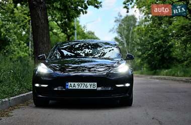 Седан Tesla Model 3 2019 в 