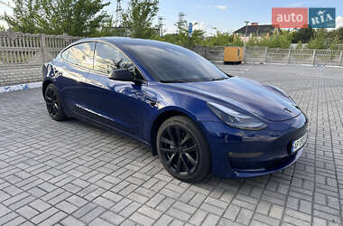 Седан Tesla Model 3 2020 в 