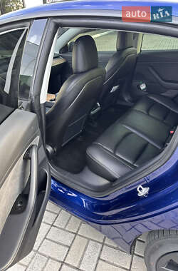 Седан Tesla Model 3 2020 в 