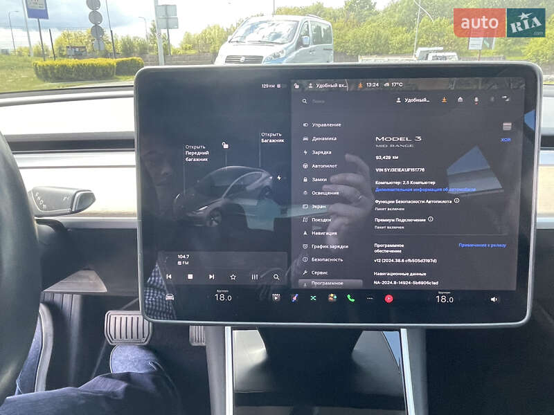 Седан Tesla Model 3 2018 в Львові