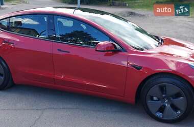 Седан Tesla Model 3 2022 в 