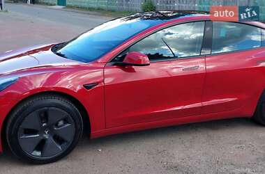 Седан Tesla Model 3 2022 в 