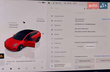 Седан Tesla Model 3 2022 в 