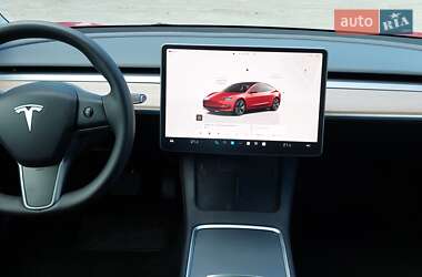 Седан Tesla Model 3 2022 в 