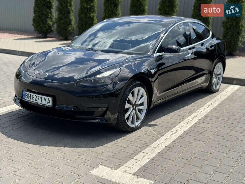 Седан Tesla Model 3 2018 в Одесі