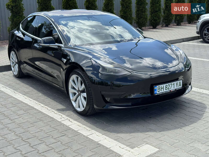 Седан Tesla Model 3 2018 в Одесі