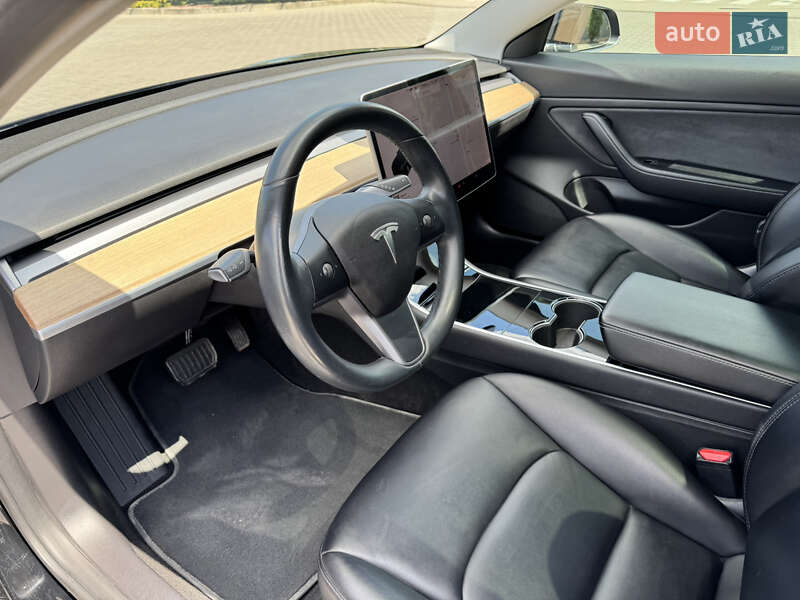 Седан Tesla Model 3 2018 в Одесі