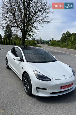 Седан Tesla Model 3 2021 в 