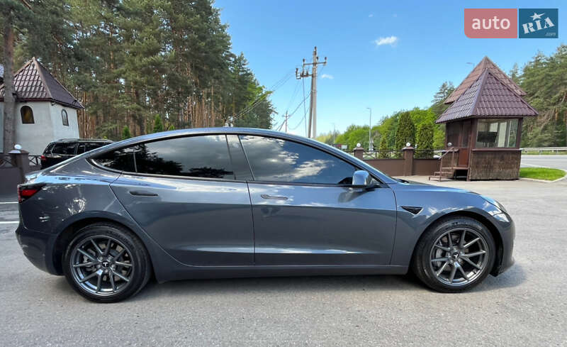 Седан Tesla Model 3 2023 в Полтаві