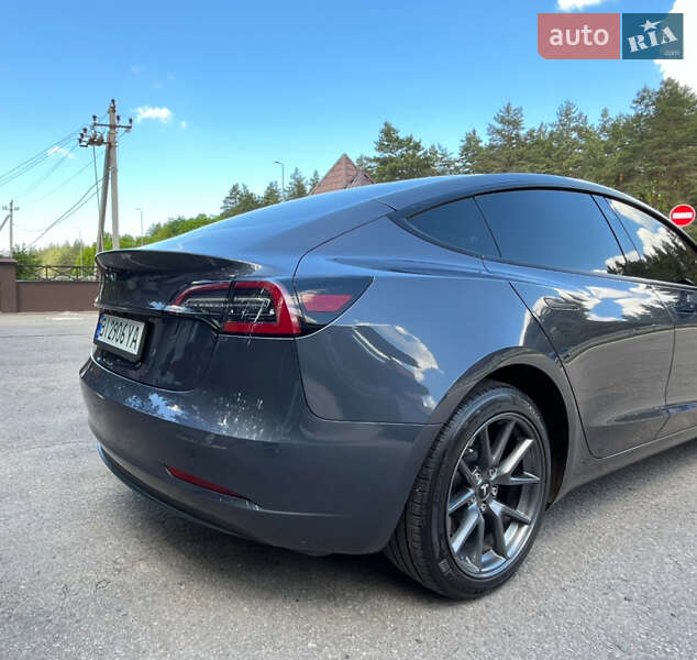 Седан Tesla Model 3 2023 в Полтаві