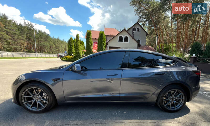 Седан Tesla Model 3 2023 в Полтаві