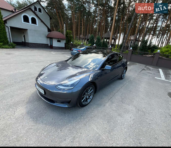 Седан Tesla Model 3 2023 в Полтаві