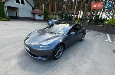 Седан Tesla Model 3 2023 в 