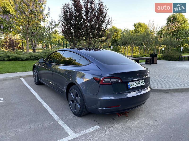 Седан Tesla Model 3 2022 в Киеве