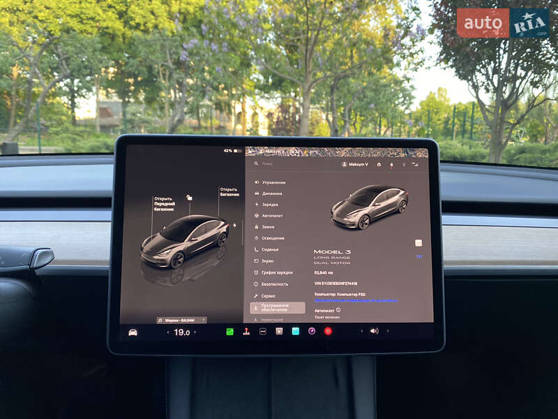 Седан Tesla Model 3 2022 в Киеве