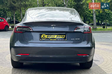 Седан Tesla Model 3 2023 в 