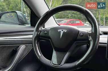 Седан Tesla Model 3 2023 в 