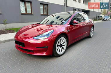 Седан Tesla Model 3 2021 в Киеве