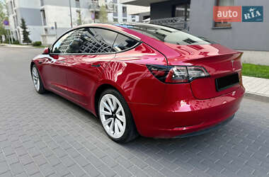 Седан Tesla Model 3 2021 в 