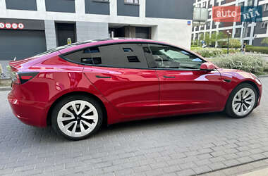 Седан Tesla Model 3 2021 в 