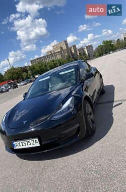 Седан Tesla Model 3 2021 в 