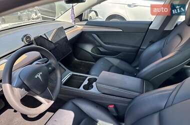 Седан Tesla Model 3 2023 в 