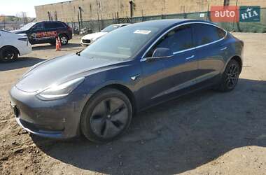Tesla Model 3 2019