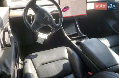 Седан Tesla Model 3 2019 в 