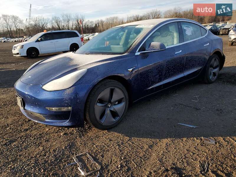 Седан Tesla Model 3 2018 в 