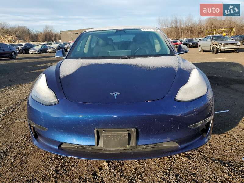 Седан Tesla Model 3 2018 в Львові