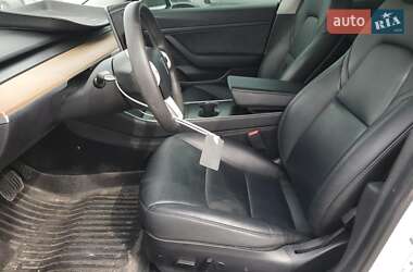 Седан Tesla Model 3 2020 в 