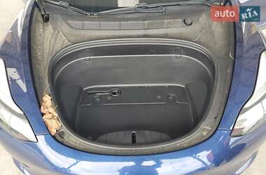 Седан Tesla Model 3 2019 в 