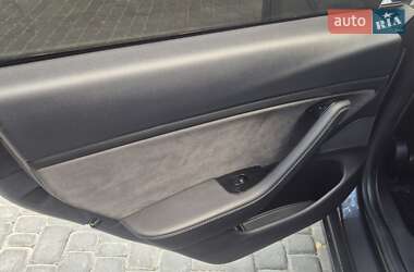 Седан Tesla Model 3 2018 в 