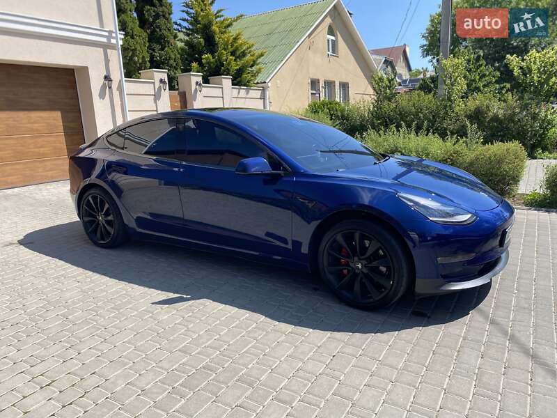 Седан Tesla Model 3 2018 в Одесі