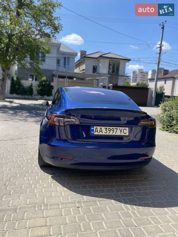 Седан Tesla Model 3 2018 в Одесі