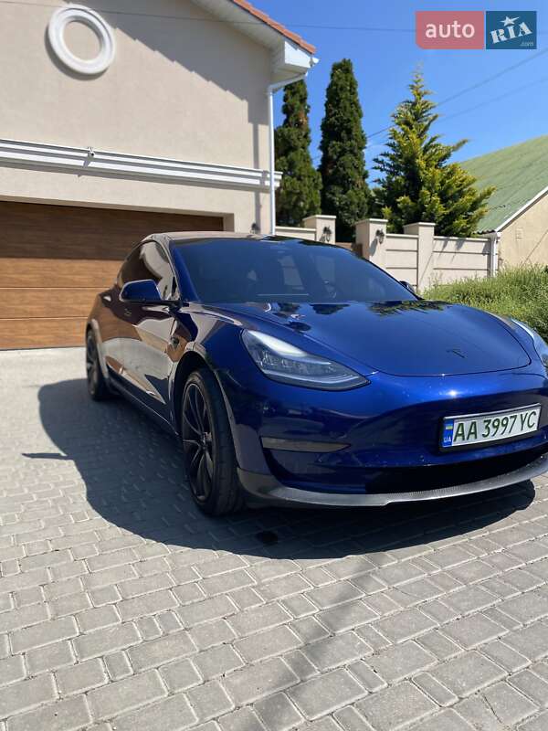 Седан Tesla Model 3 2018 в Одесі