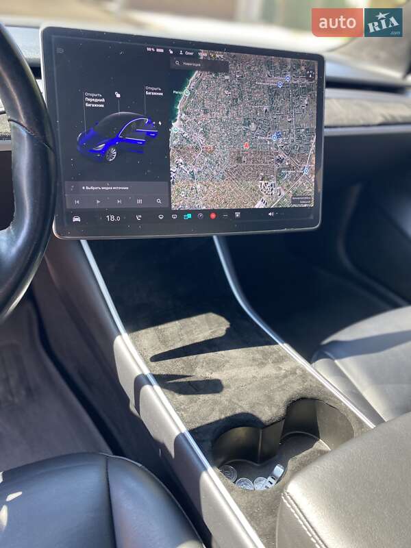 Седан Tesla Model 3 2018 в Одесі