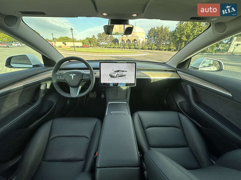 Седан Tesla Model 3 2022 в Одессе